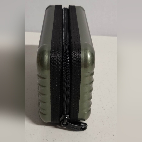 ✨ Rimowa Accessory Case - Picture 3 of 9